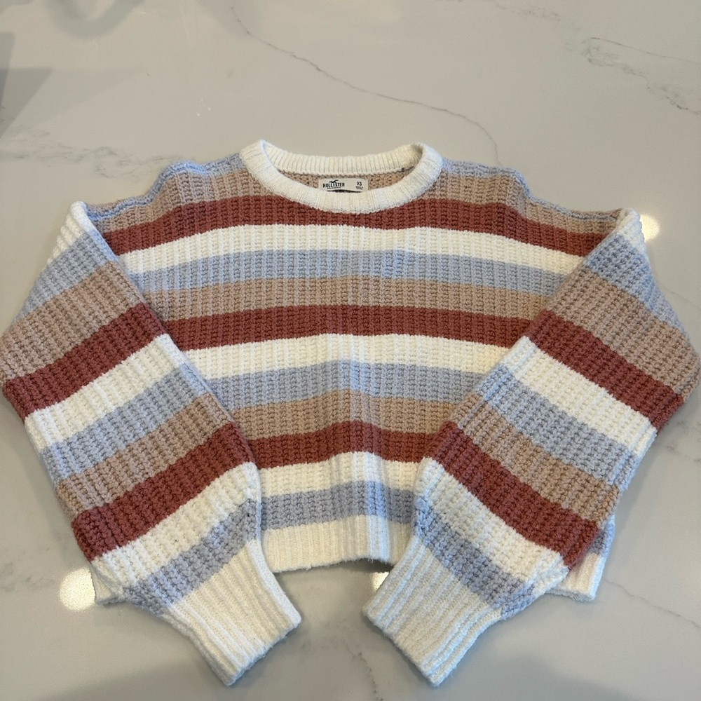 Hollister Cropped Sweater